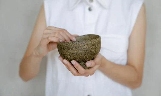 Wabi-Sabi in der Keramik: Warum unperfekte Stücke die schönsten sind