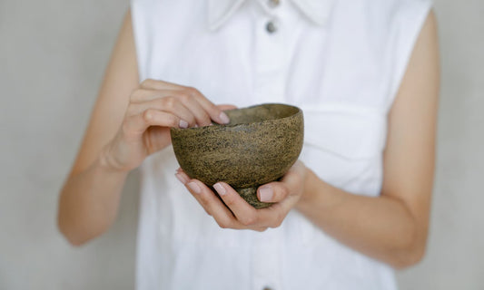 Wabi-Sabi in der Keramik: Warum unperfekte Stücke die schönsten sind